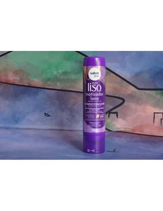 capelli lisci biondi